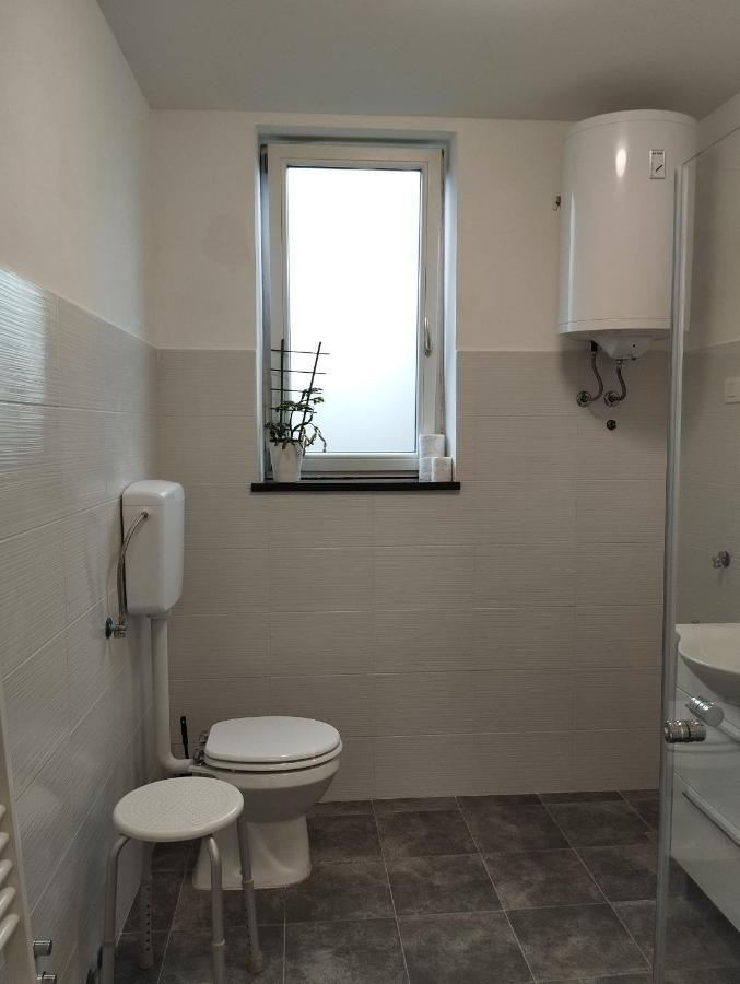 Daal Apartment Roč Екстериор снимка