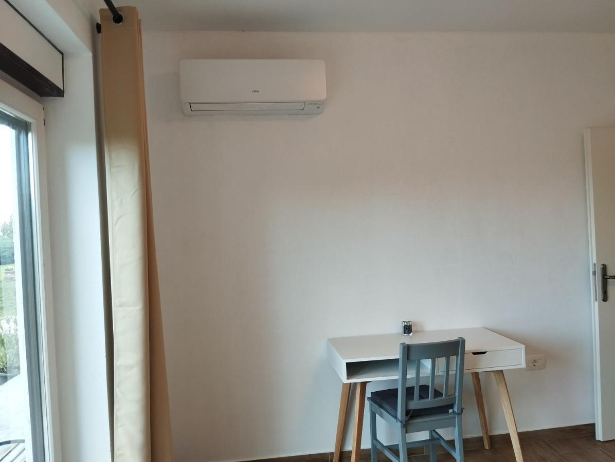 Daal Apartment Roč Екстериор снимка