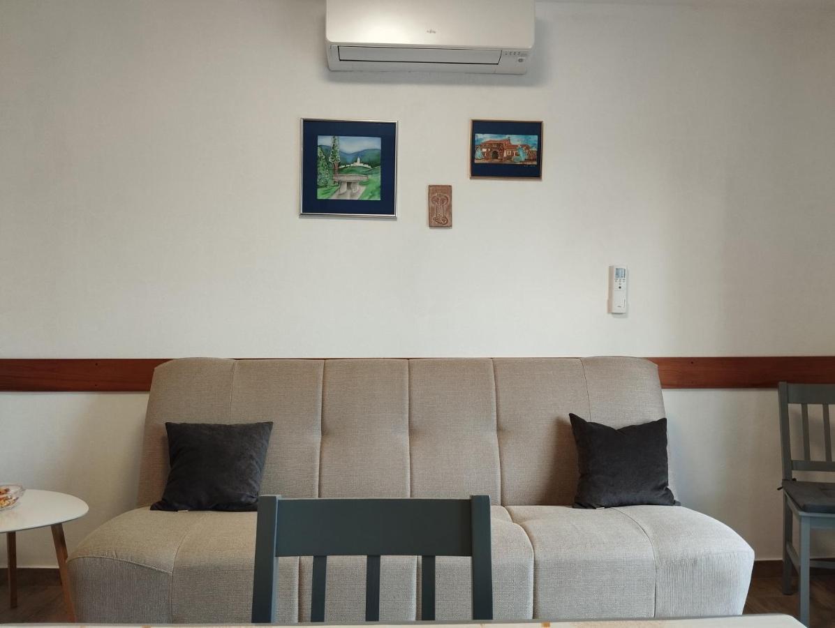 Daal Apartment Roč Екстериор снимка