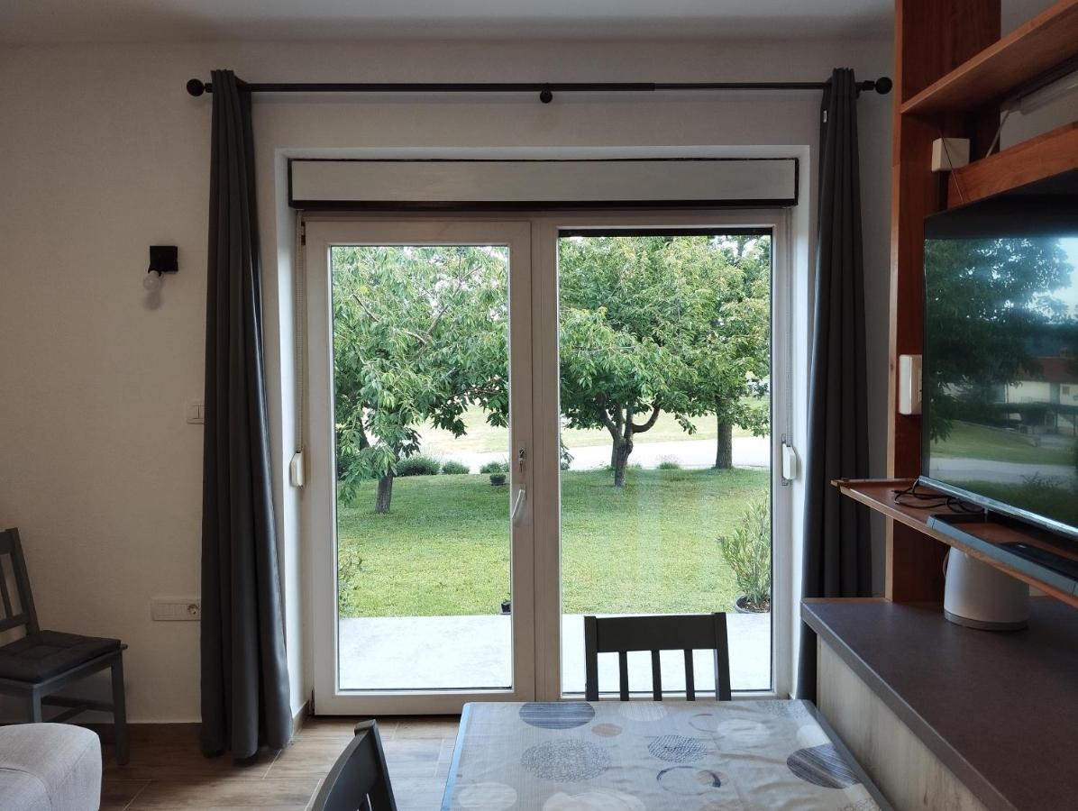 Daal Apartment Roč Екстериор снимка