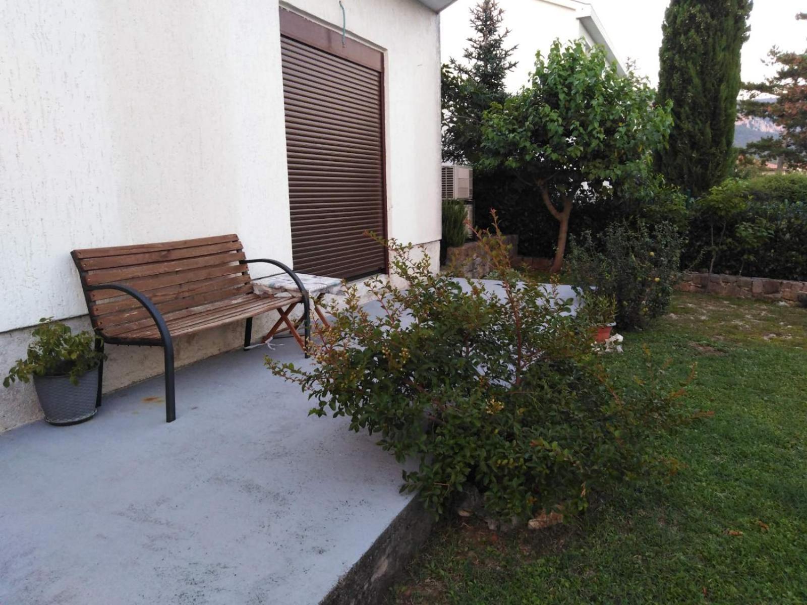 Daal Apartment Roč Екстериор снимка