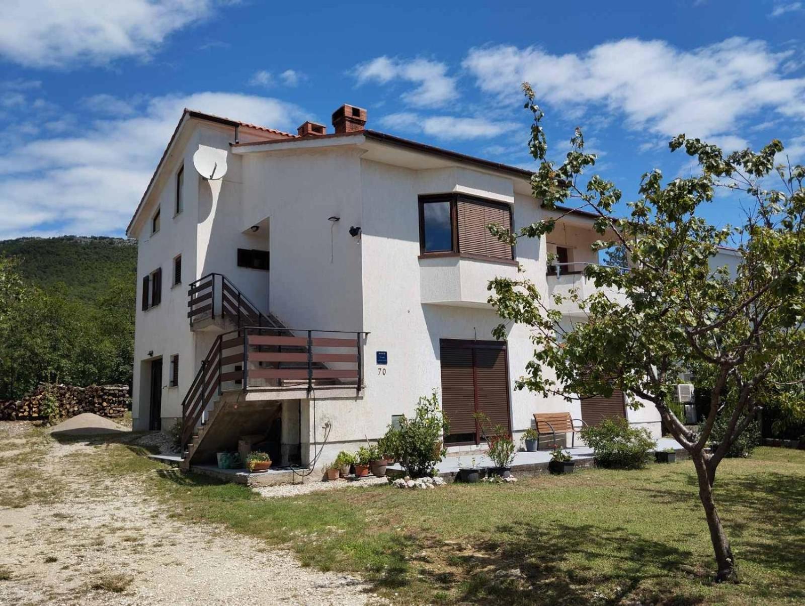Daal Apartment Roč Екстериор снимка